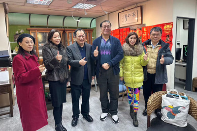 祥龍獻瑞 「木蘭回家」邀請名家揮毫贈春聯圖片(另開新視窗)